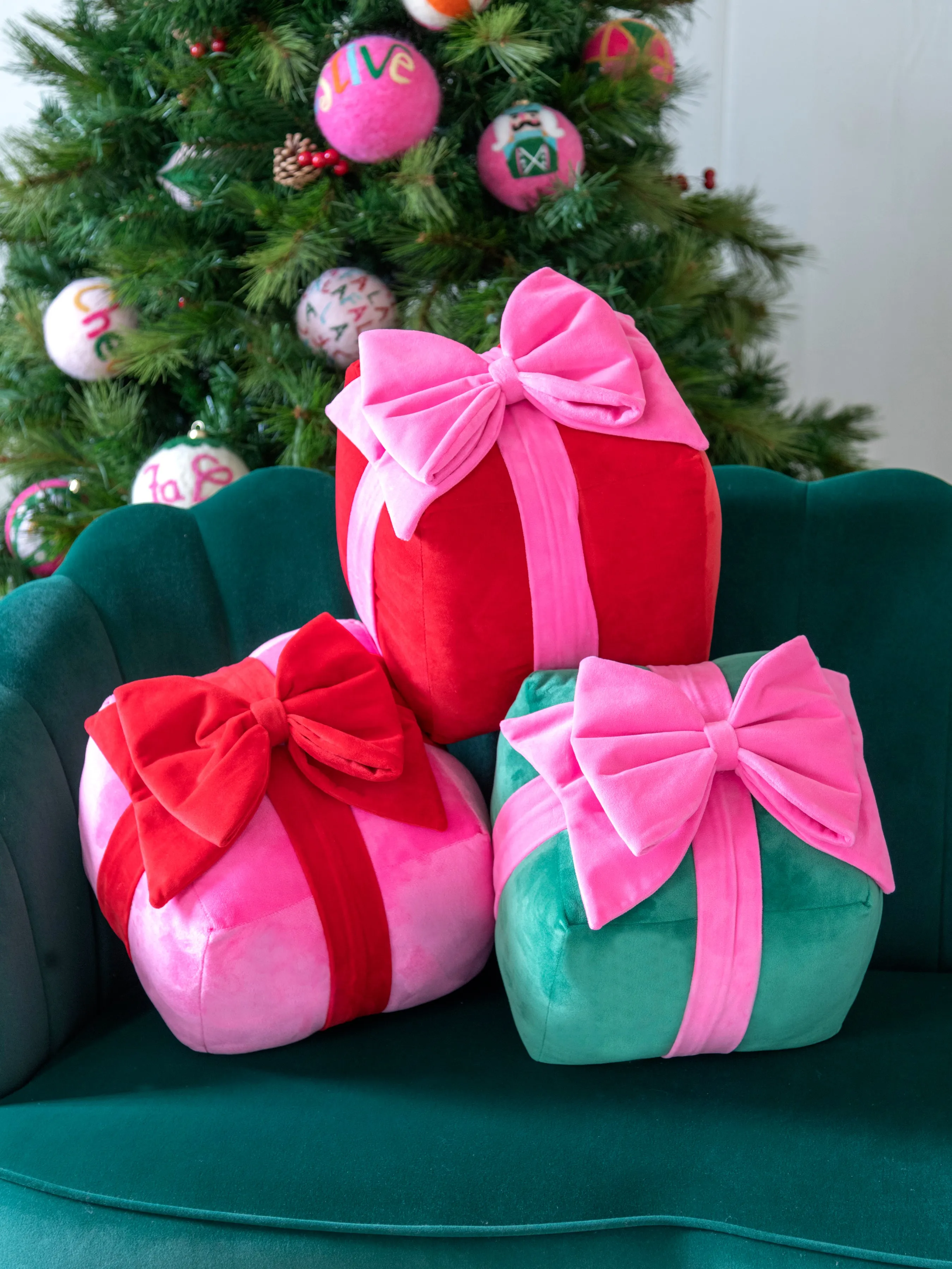 Shiraleah Gift Box Medium Pillow, Green